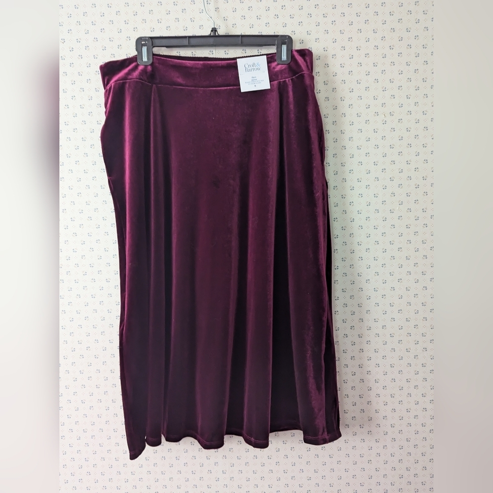 NWT Burgundy M Skirt Croft Barrow Midrise Relaxed Hip Velvet Velour Below Knee